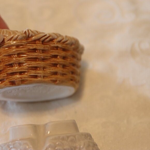 Sakura By Oneida Figural Sugar Bowl & Lid On the Farm - Picture 13 of 14